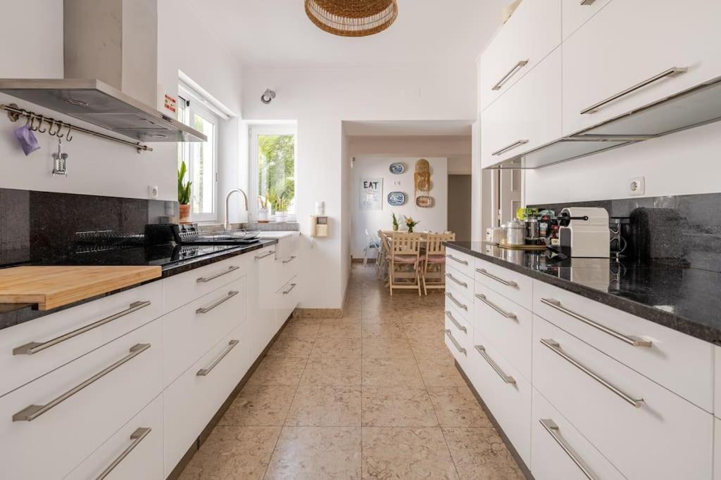 Villa Lx -10m To Downtown,14 Ppl,heatable Pool And Lift