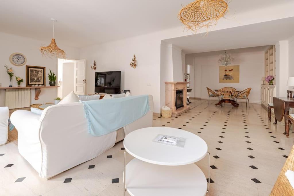 Villa Lx -10m To Downtown,14 Ppl,heatable Pool And Lift
